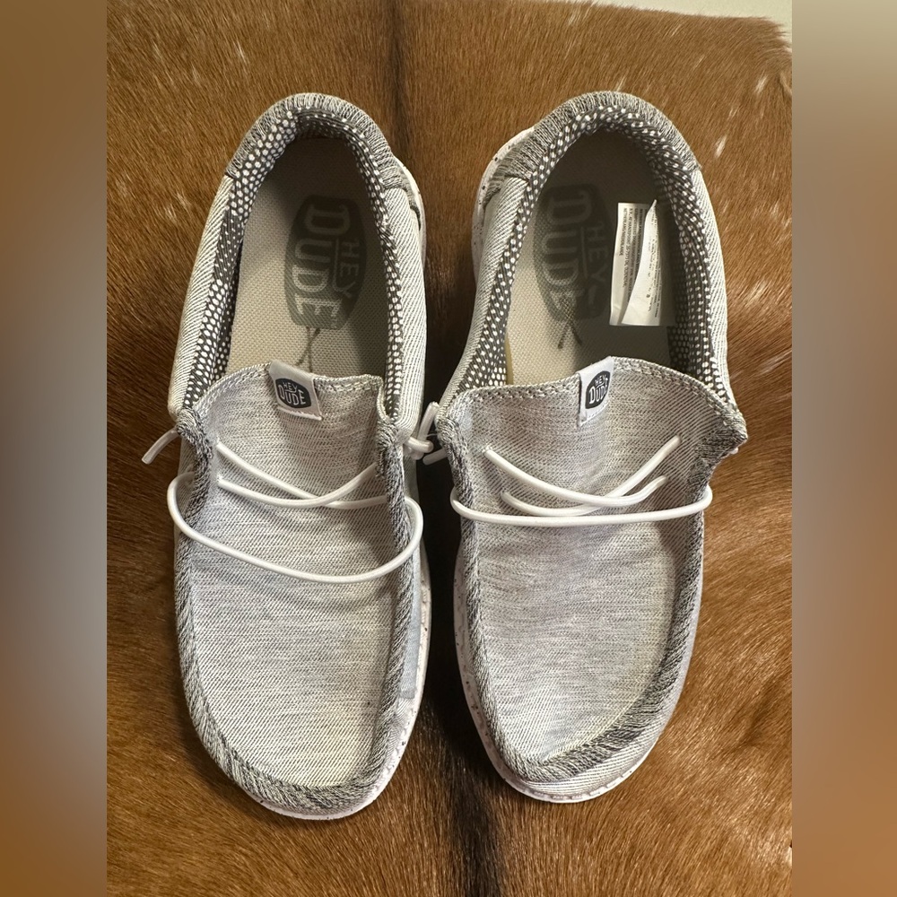 Hey Dude White Casual Shoes Size 4/5